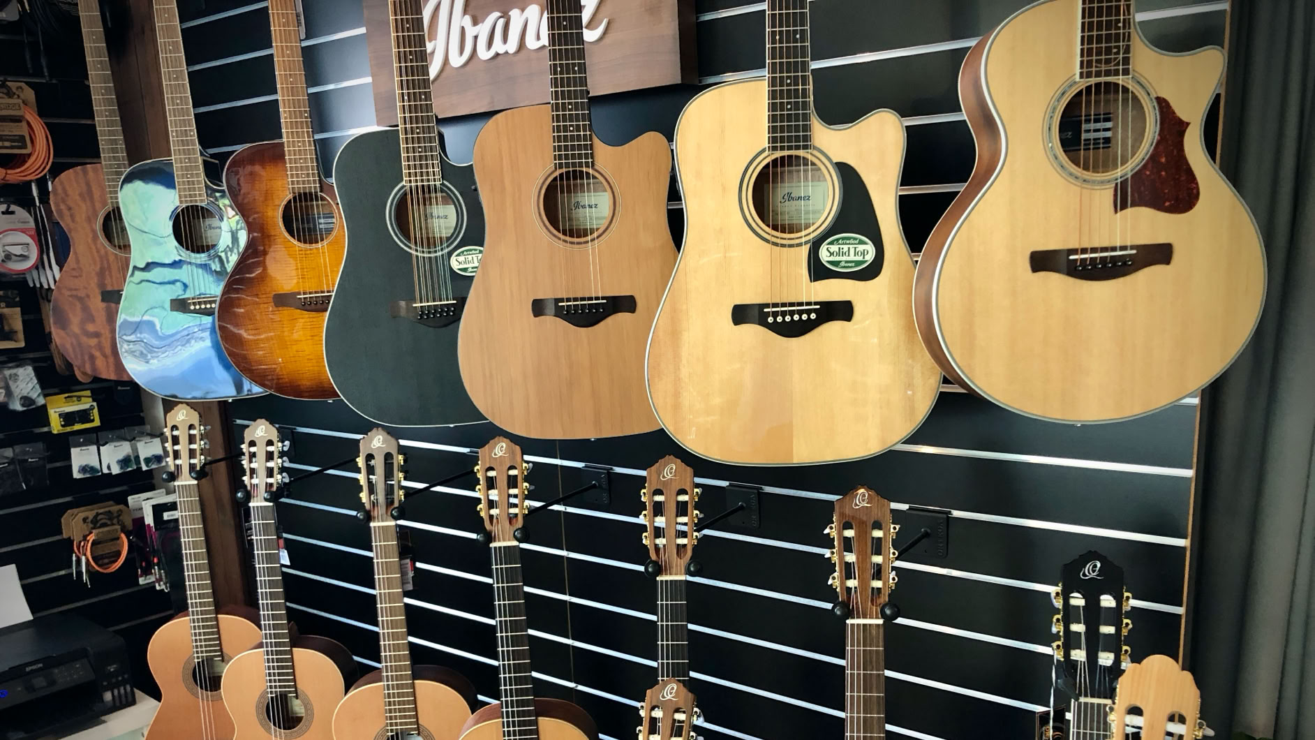 Konzertgitarre, Klassische Gitarre, Nylon Saiten, Akustikgitarre, Westerngitarre, Stahlsaiten